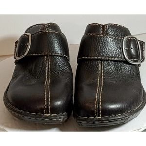 BORN BOC Womens Dark Brown Pebbled Leather Mule Clogs Shoes Size 10M.with Buckle